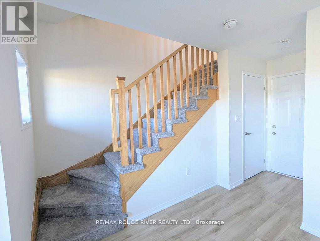 22 Jerome Way, Clarington, Ontario  L1C 7G9 - Photo 3 - E12209491