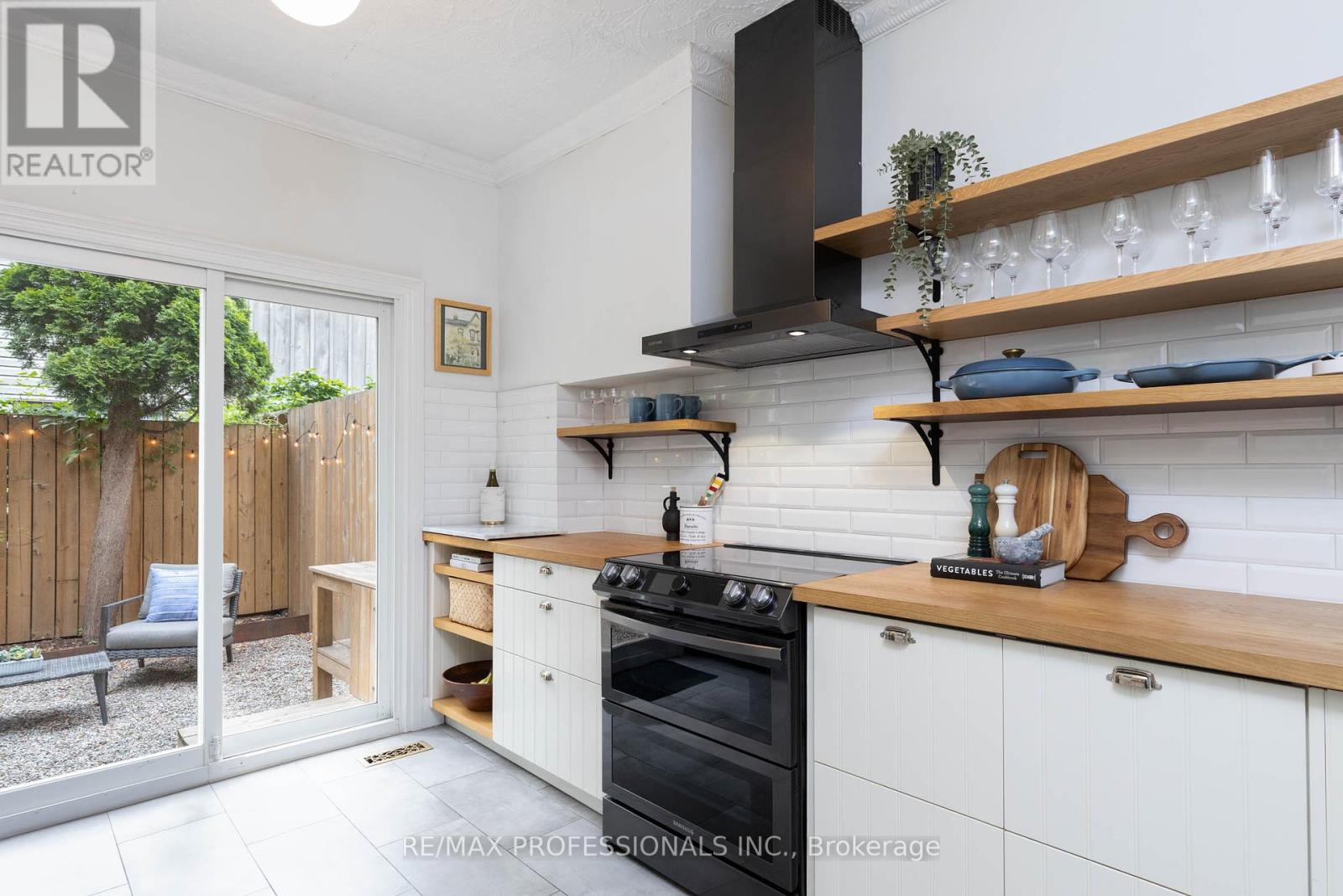 26 Wardell Street, Toronto, Ontario  M4M 2L5 - Photo 12 - E12209500