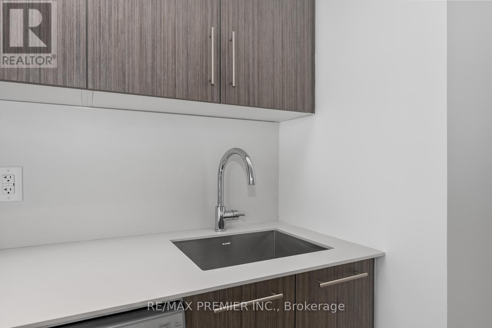 15 - 851 Sheppard Avenue W, Toronto, Ontario  M3H 0G2 - Photo 7 - C12208985