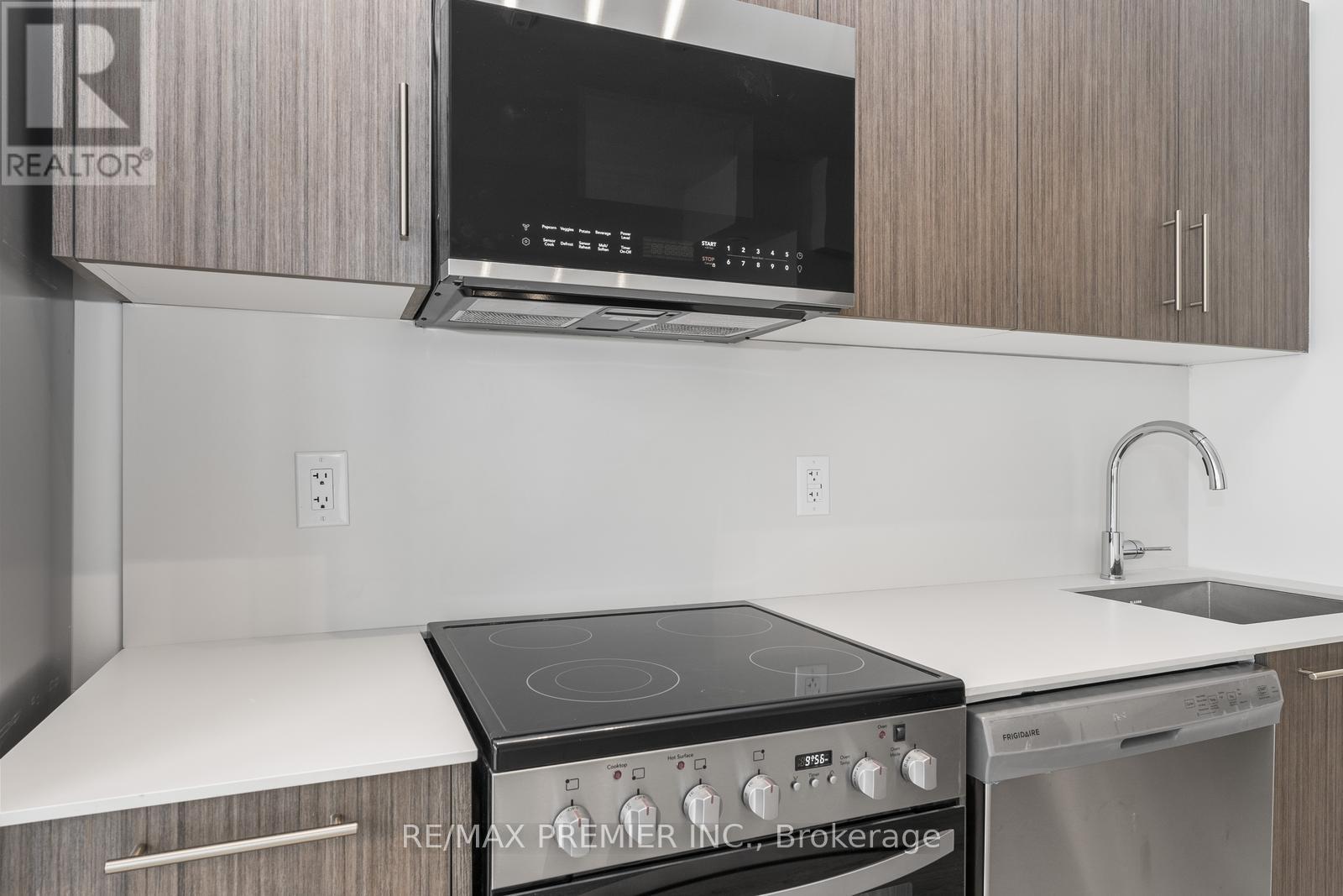 15 - 851 Sheppard Avenue W, Toronto, Ontario  M3H 0G2 - Photo 8 - C12208985