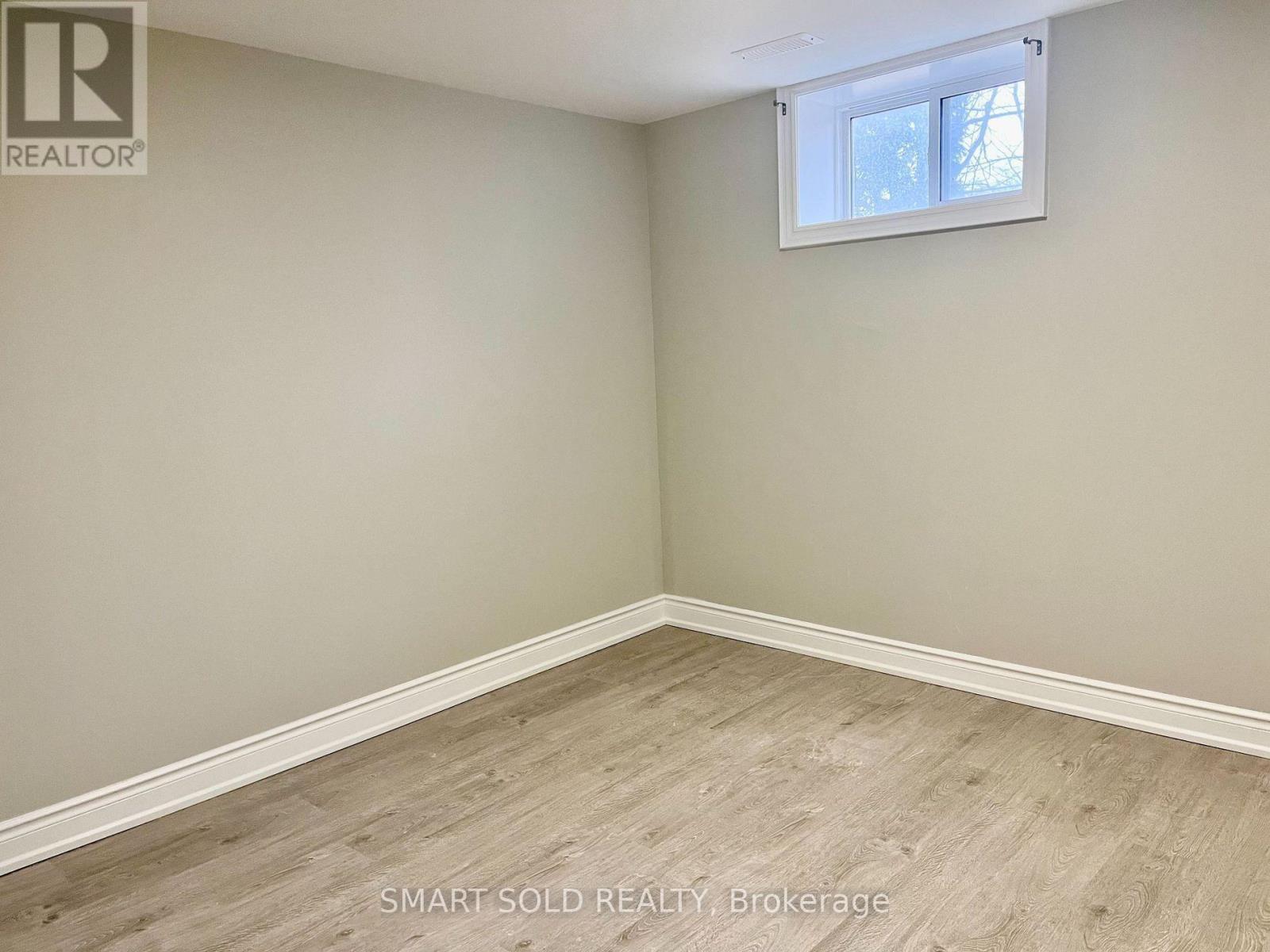 Lower - 228 Silverbirch Drive, Newmarket, Ontario  L3Y 2Z5 - Photo 7 - N12209250