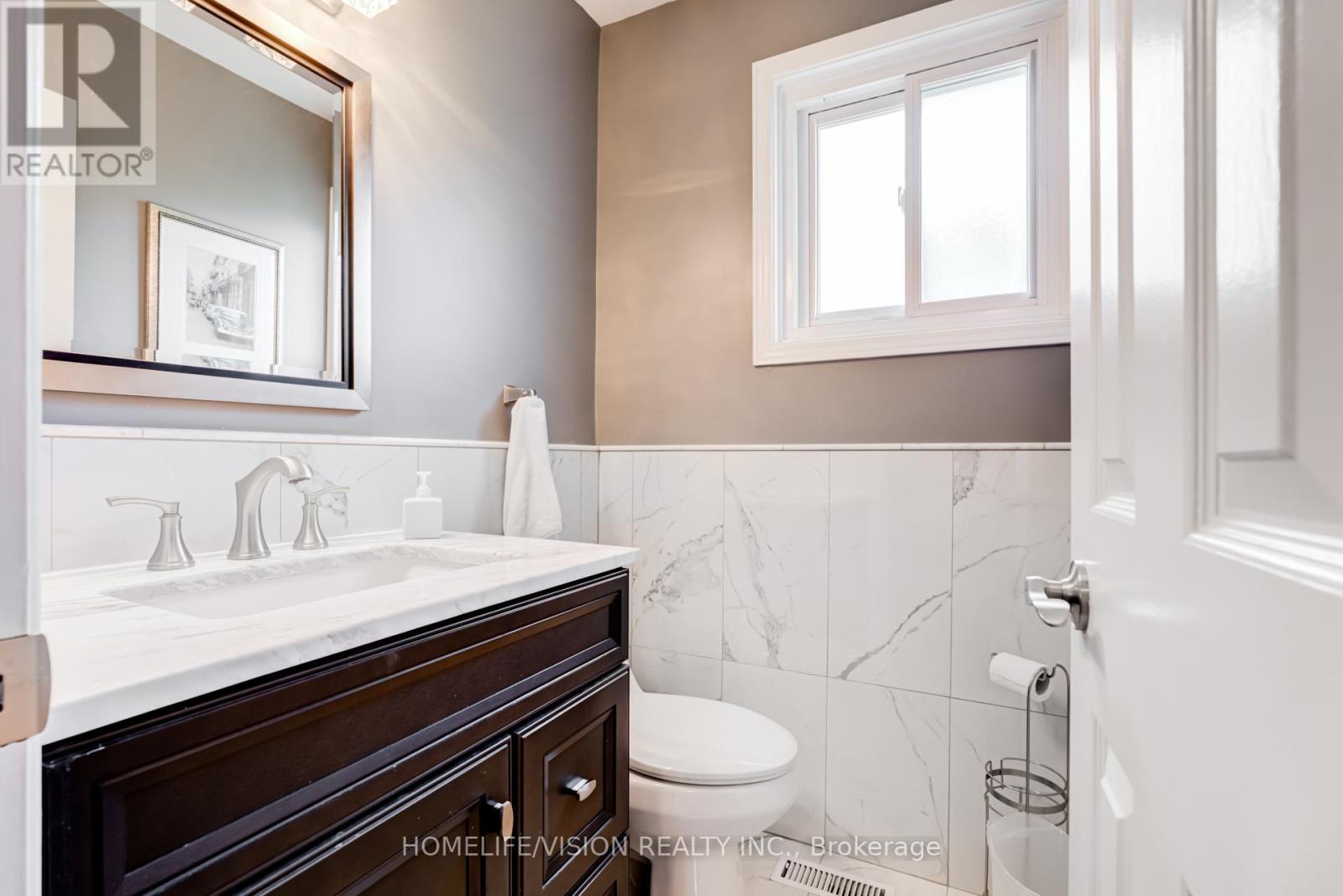 92 Trothen Circle, Markham, Ontario  L3P 4H6 - Photo 18 - N12209260