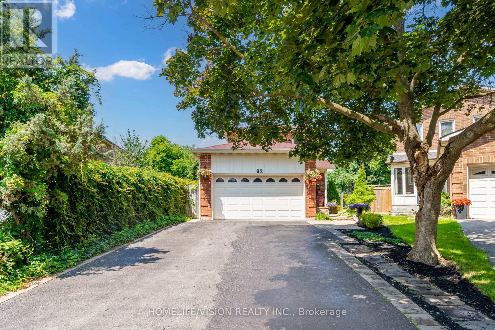 92 Trothen Circle, Markham, Ontario  L3P 4H6 - Photo 2 - N12209260