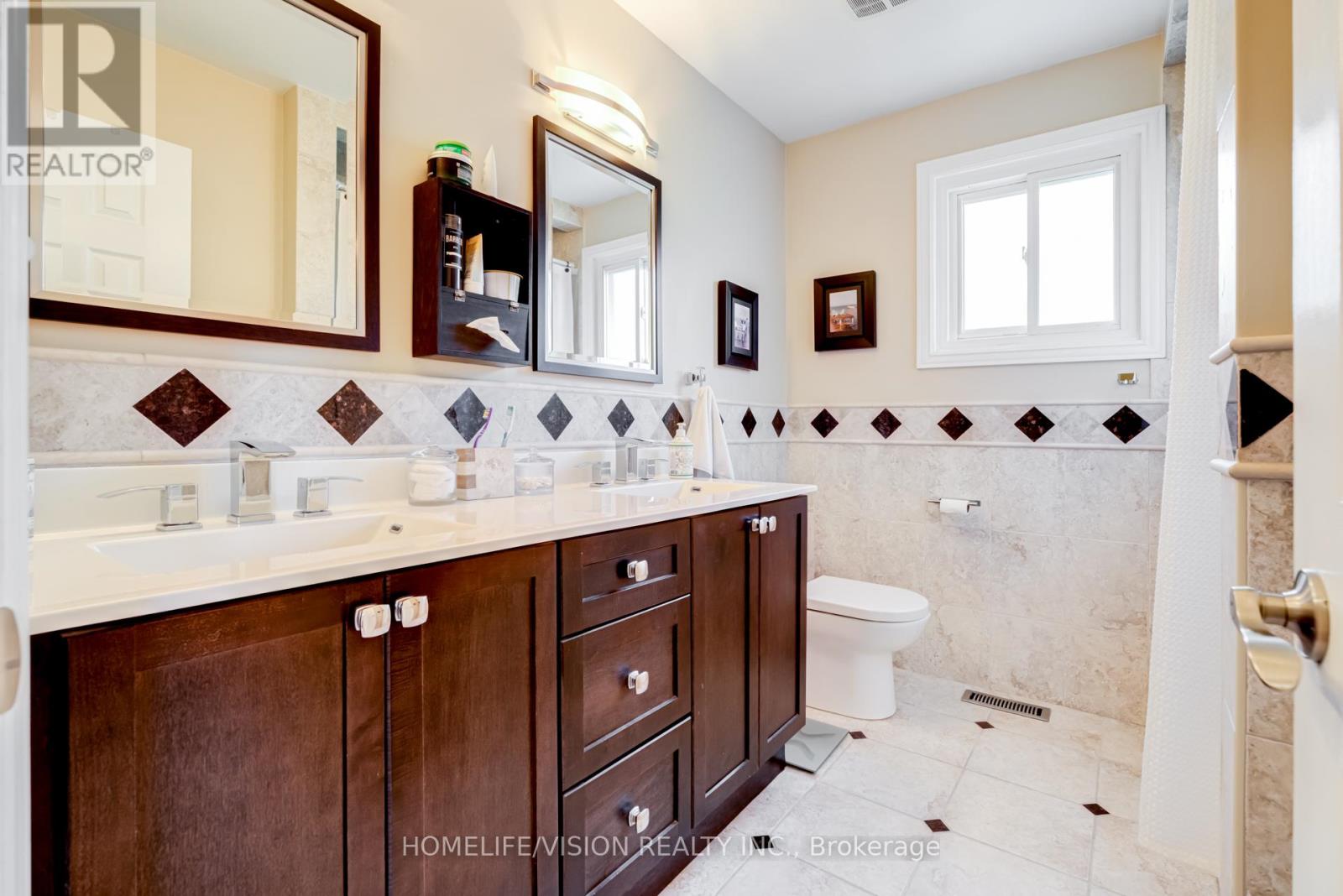 92 Trothen Circle, Markham, Ontario  L3P 4H6 - Photo 21 - N12209260