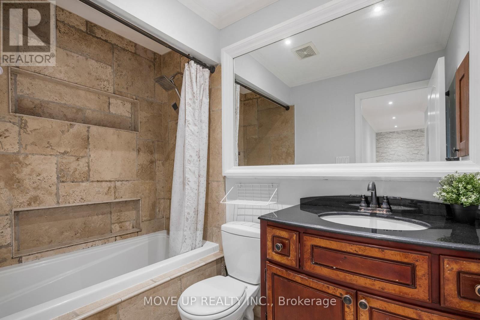 14 Poplar Crescent, Aurora, Ontario  L4G 3L3 - Photo 21 - N12209329