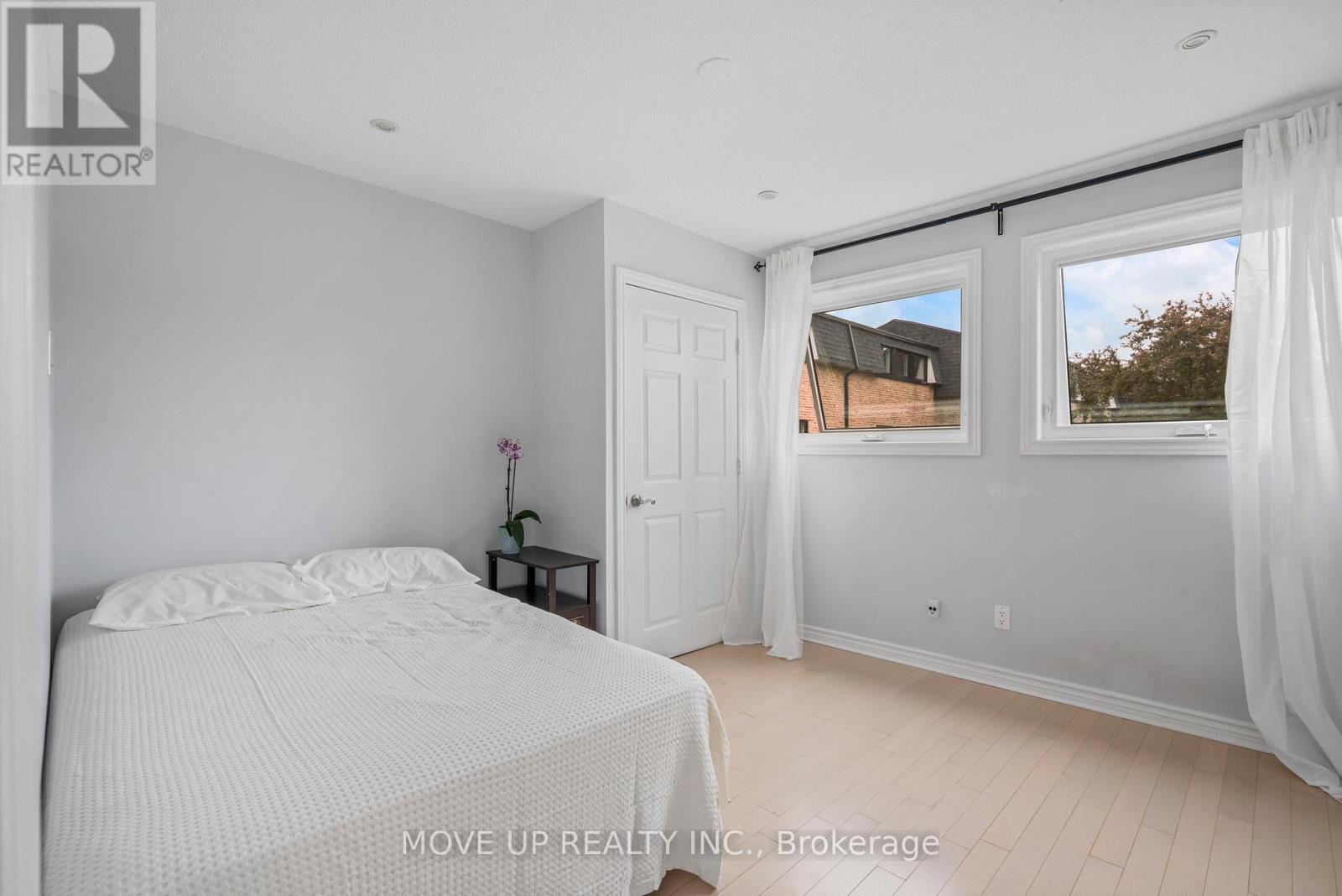14 Poplar Crescent, Aurora, Ontario  L4G 3L3 - Photo 8 - N12209329