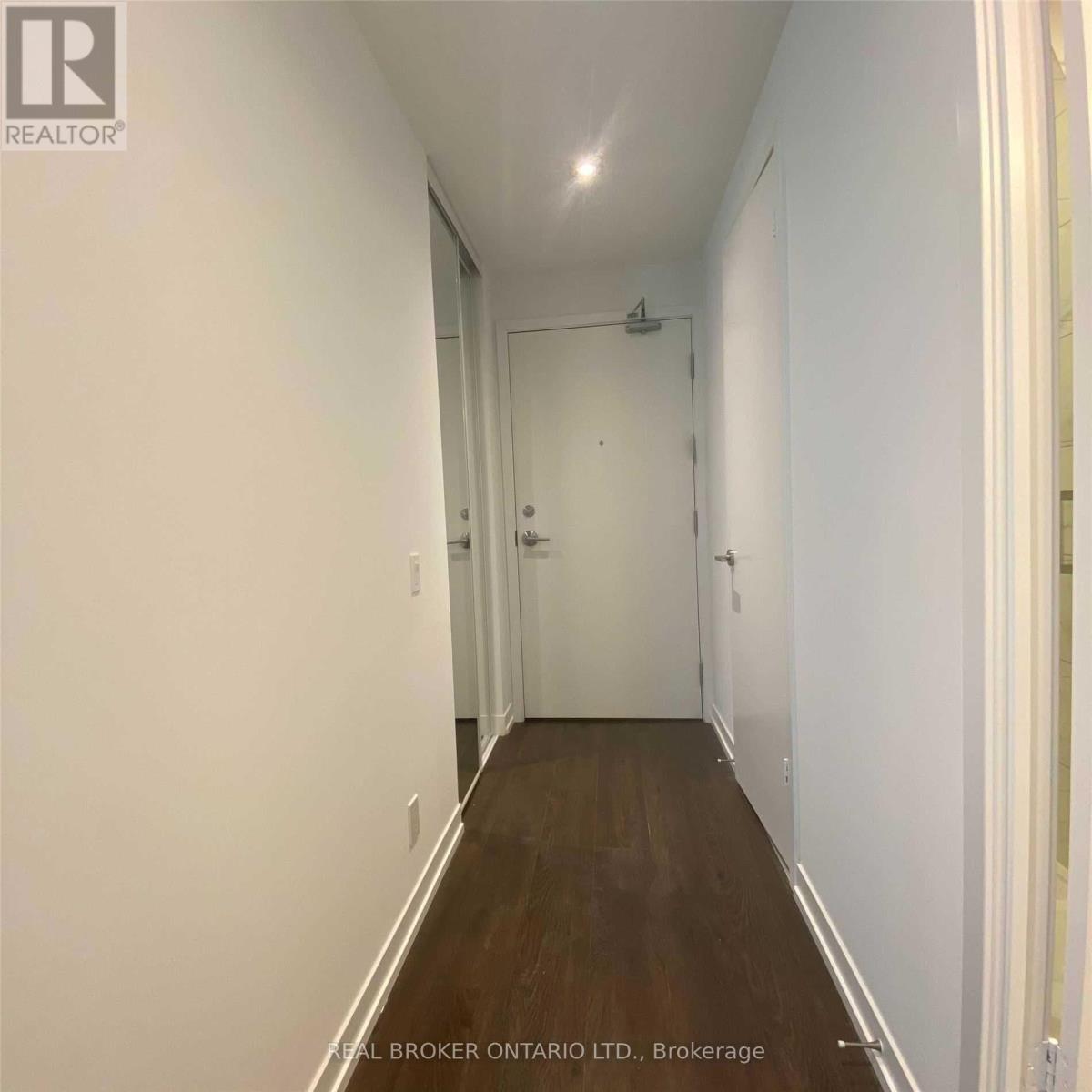 1105 - 5 Buttermill Avenue, Vaughan, Ontario  L4K 0J5 - Photo 2 - N12209366