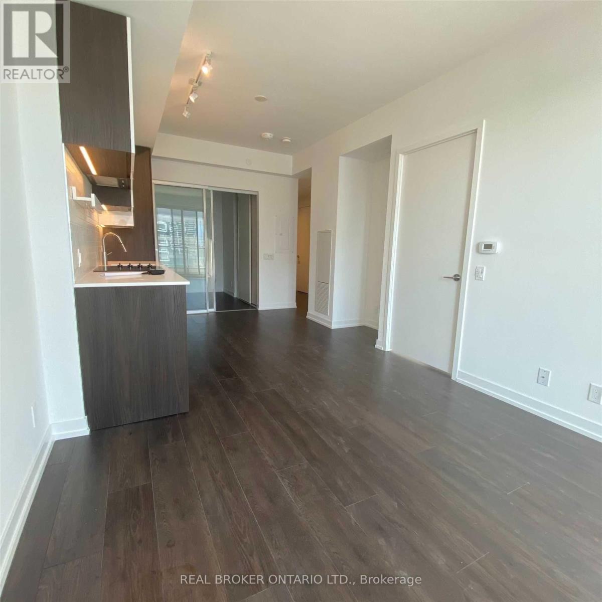 1105 - 5 Buttermill Avenue, Vaughan, Ontario  L4K 0J5 - Photo 4 - N12209366