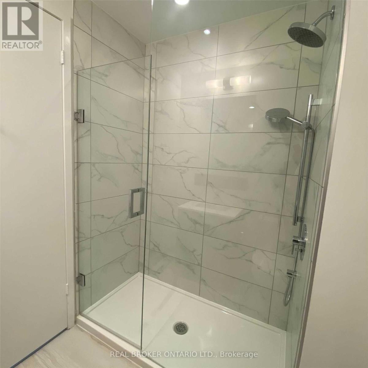 1105 - 5 Buttermill Avenue, Vaughan, Ontario  L4K 0J5 - Photo 6 - N12209366