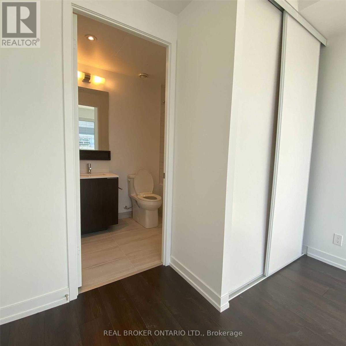 1105 - 5 Buttermill Avenue, Vaughan, Ontario  L4K 0J5 - Photo 9 - N12209366