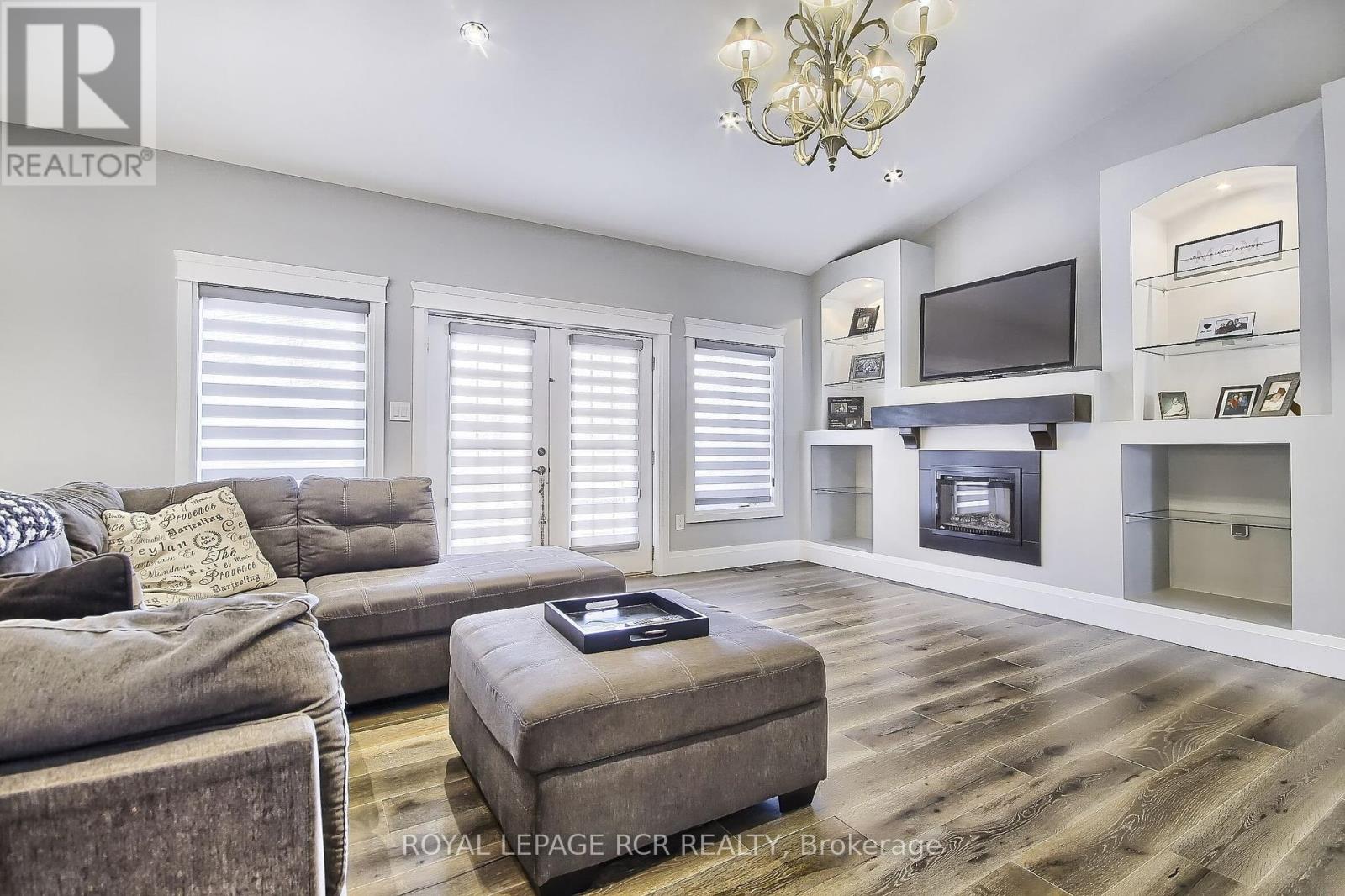 1288 Shore Acres Drive, Innisfil, Ontario  L0L 1R0 - Photo 10 - N12209384