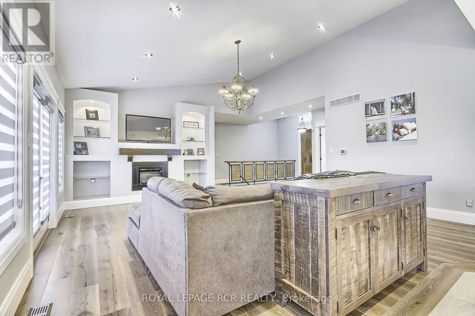 1288 Shore Acres Drive, Innisfil, Ontario  L0L 1R0 - Photo 11 - N12209384