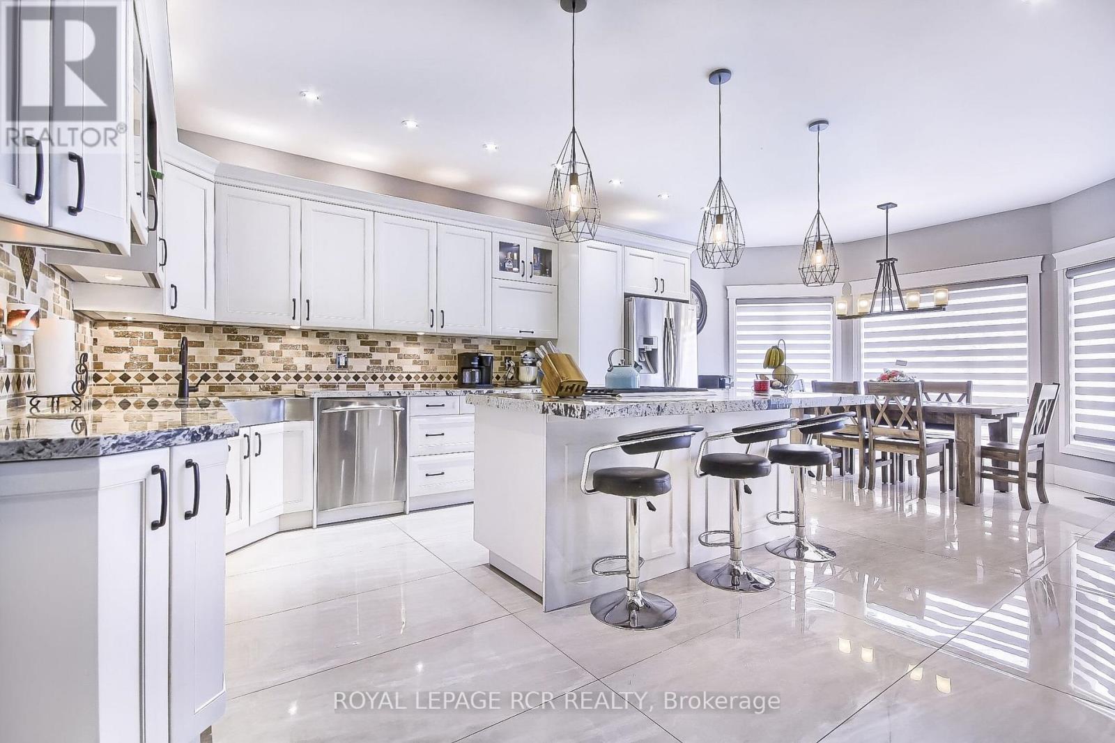 1288 Shore Acres Drive, Innisfil, Ontario  L0L 1R0 - Photo 12 - N12209384