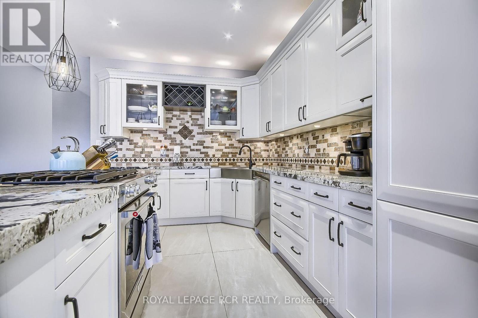 1288 Shore Acres Drive, Innisfil, Ontario  L0L 1R0 - Photo 16 - N12209384