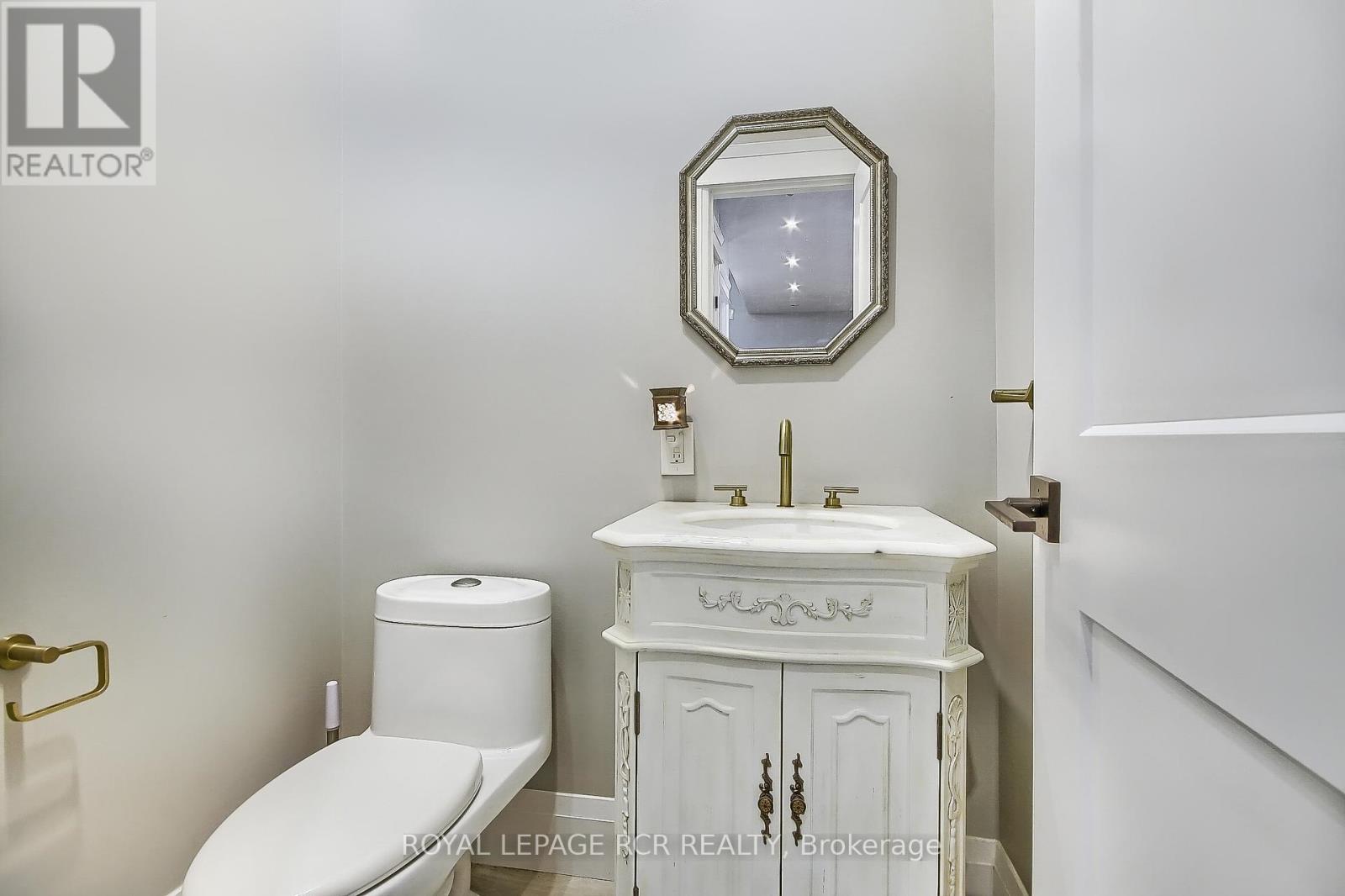 1288 Shore Acres Drive, Innisfil, Ontario  L0L 1R0 - Photo 21 - N12209384