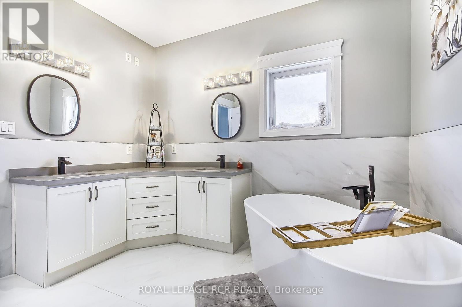 1288 Shore Acres Drive, Innisfil, Ontario  L0L 1R0 - Photo 24 - N12209384