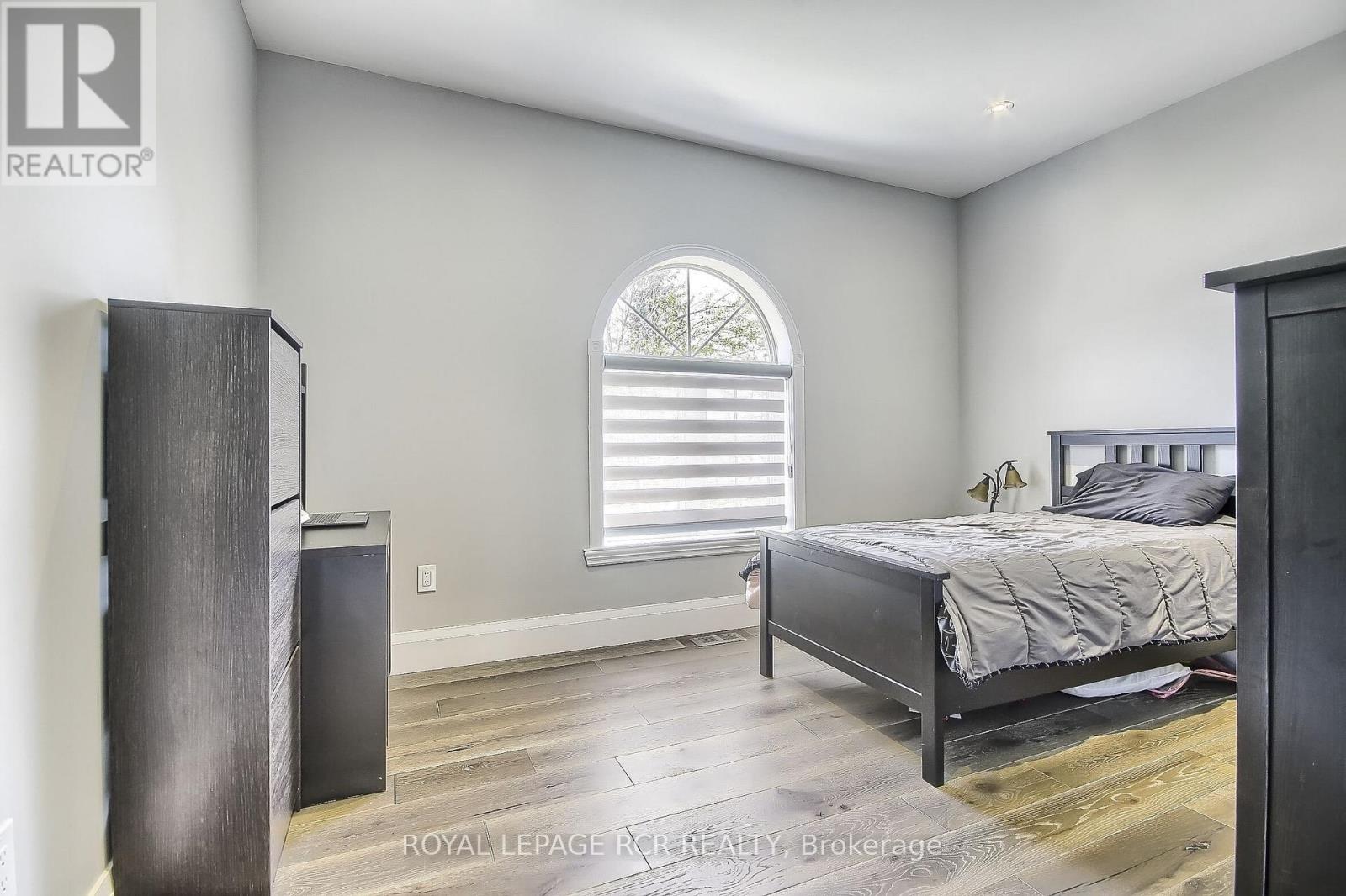 1288 Shore Acres Drive, Innisfil, Ontario  L0L 1R0 - Photo 32 - N12209384