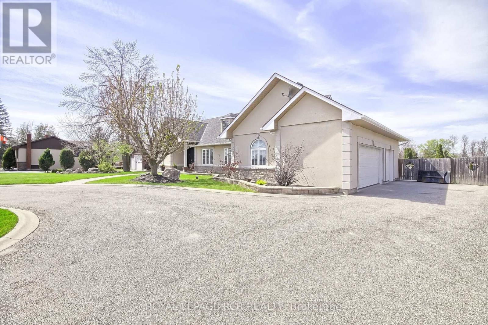 1288 Shore Acres Drive, Innisfil, Ontario  L0L 1R0 - Photo 4 - N12209384