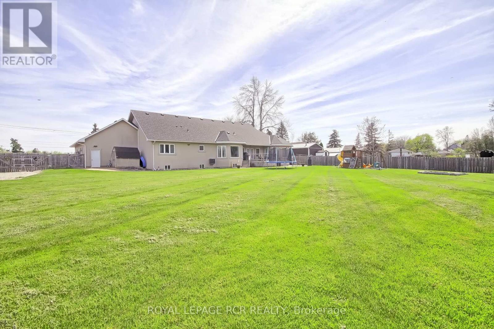 1288 Shore Acres Drive, Innisfil, Ontario  L0L 1R0 - Photo 47 - N12209384