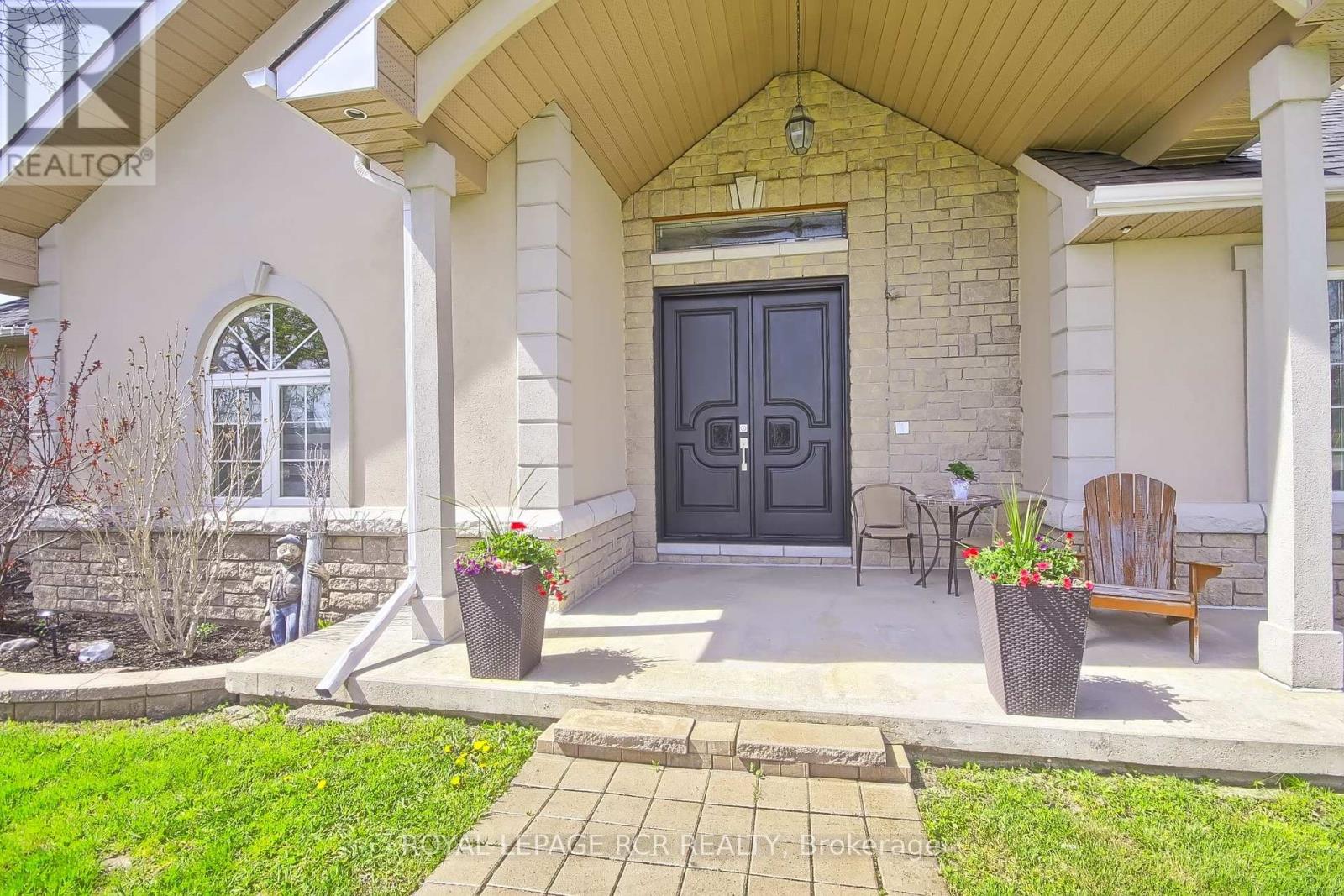 1288 Shore Acres Drive, Innisfil, Ontario  L0L 1R0 - Photo 6 - N12209384