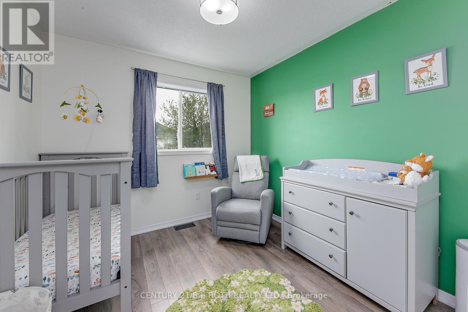123 Stonemount Crescent, Essa, Ontario  L0M 1B4 - Photo 16 - N12209388