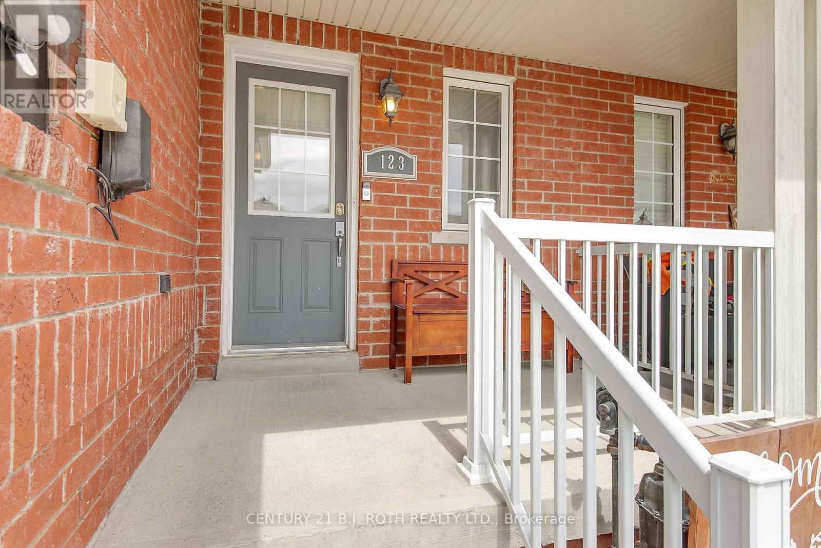 123 Stonemount Crescent, Essa, Ontario  L0M 1B4 - Photo 3 - N12209388