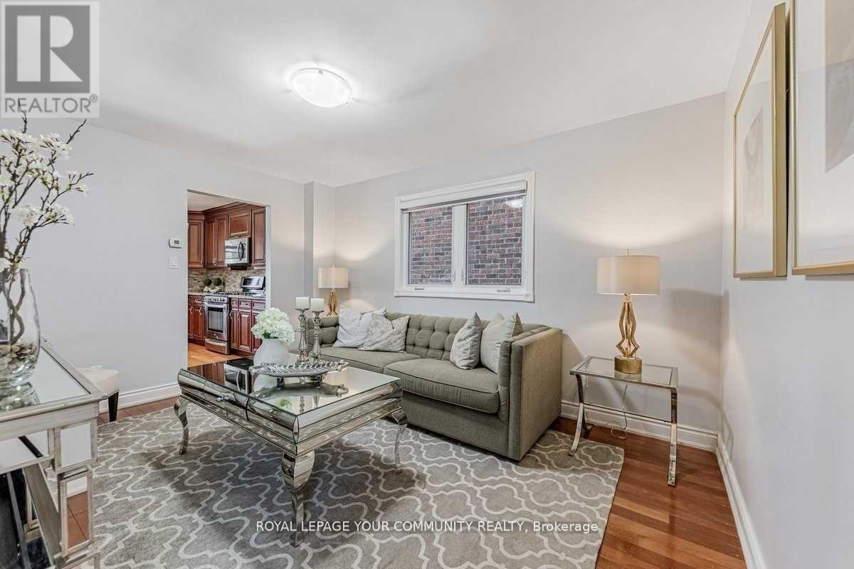 26 Millcroft Way, Vaughan, Ontario  L4J 6P1 - Photo 11 - N12209400