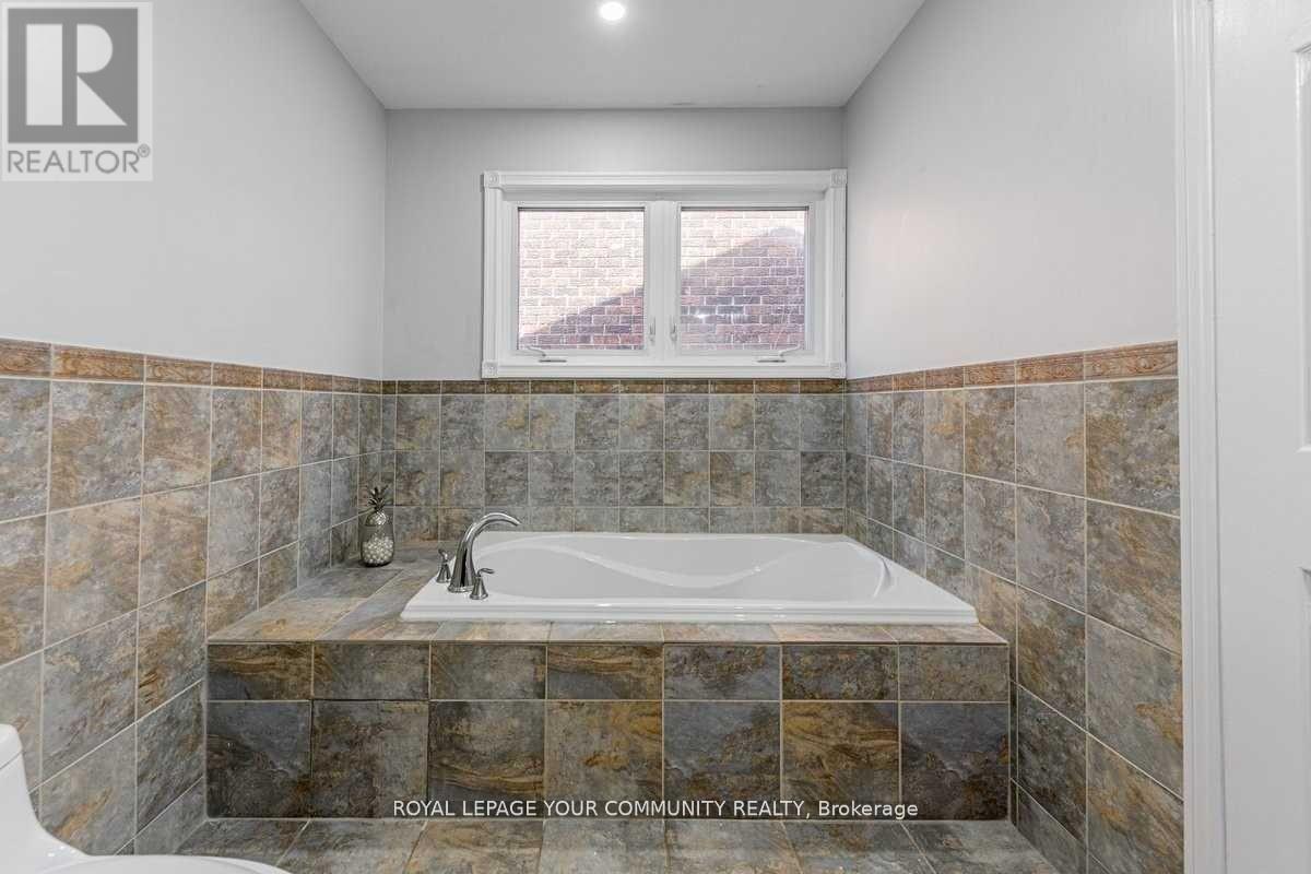 26 Millcroft Way, Vaughan, Ontario  L4J 6P1 - Photo 23 - N12209400