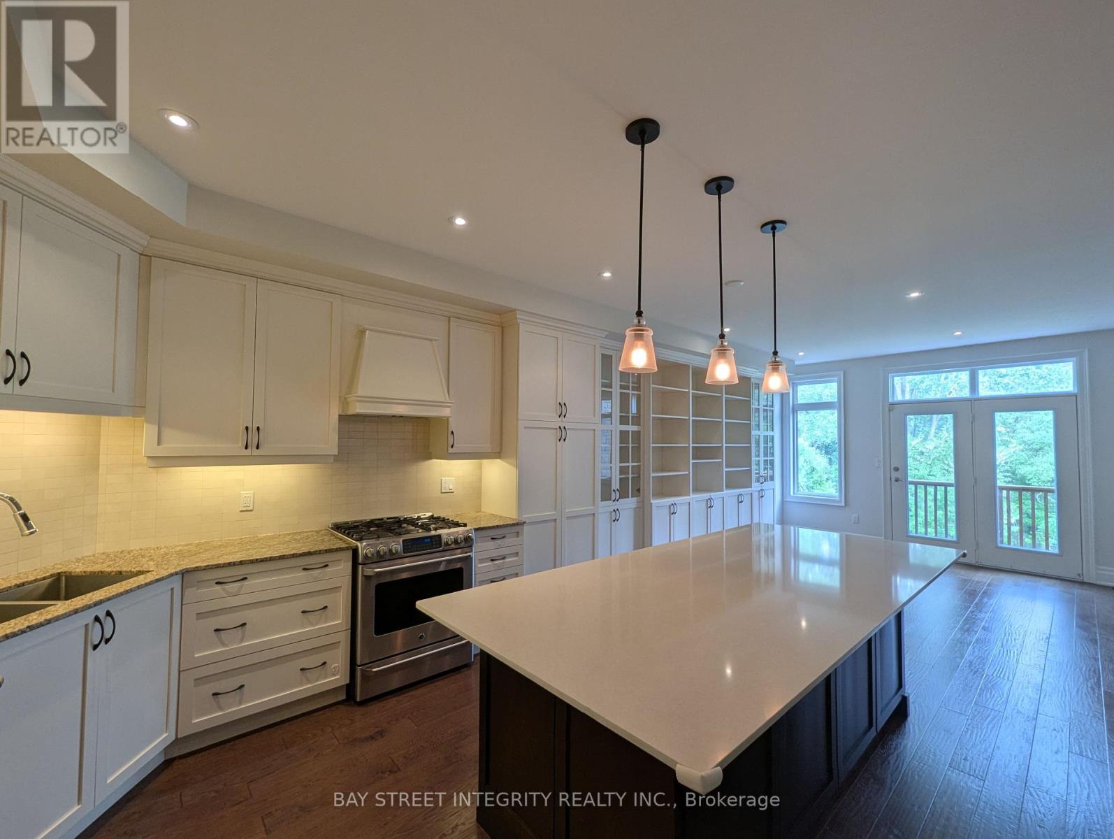 12 - 8469 Islington Avenue, Vaughan, Ontario  L4L 0G2 - Photo 3 - N12209426
