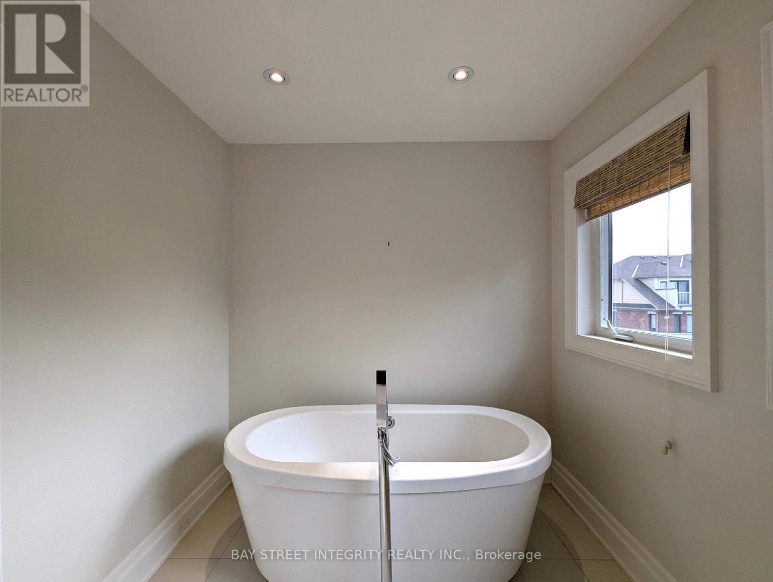 12 - 8469 Islington Avenue, Vaughan, Ontario  L4L 0G2 - Photo 30 - N12209426
