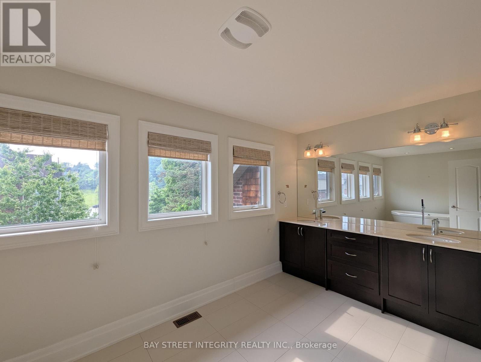 12 - 8469 Islington Avenue, Vaughan, Ontario  L4L 0G2 - Photo 32 - N12209426