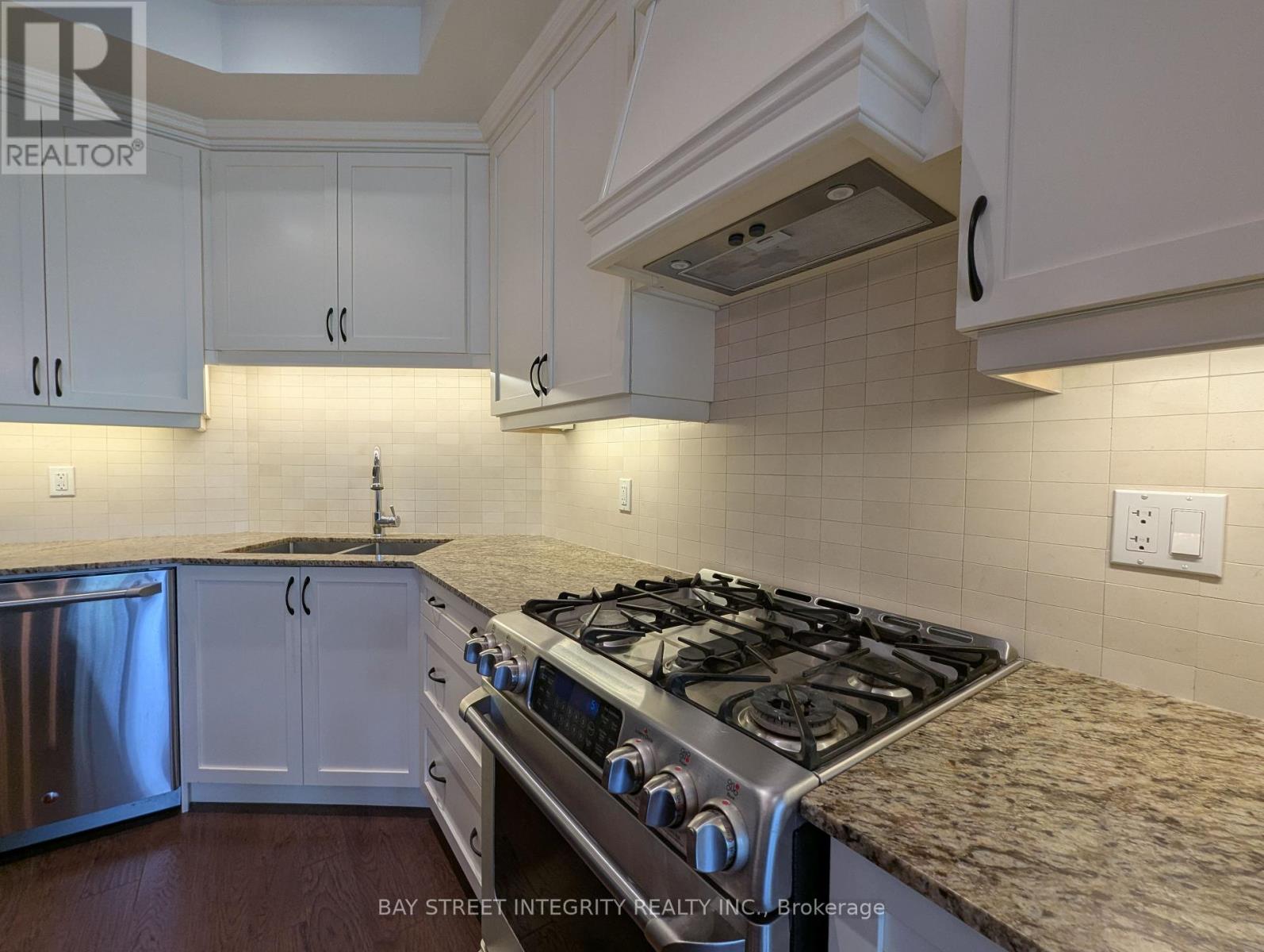 12 - 8469 Islington Avenue, Vaughan, Ontario  L4L 0G2 - Photo 6 - N12209426