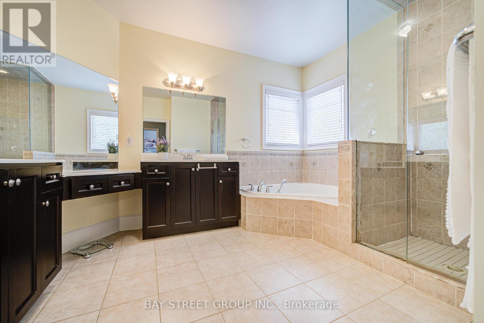 243 Israel Zilber Drive, Vaughan, Ontario  L6A 0L5 - Photo 27 - N12209437