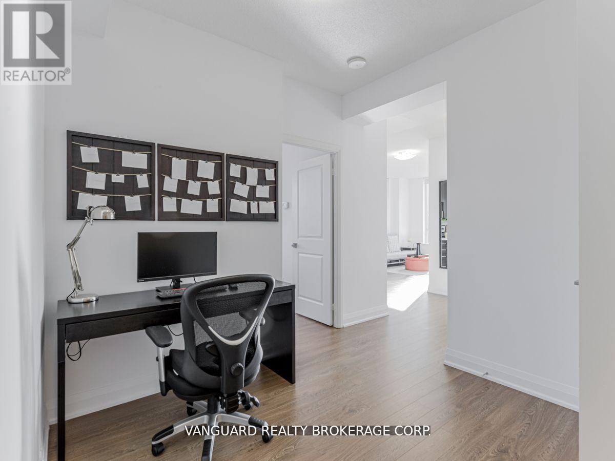 208 - 75 North Park Road, Vaughan, Ontario  L4J 0H8 - Photo 5 - N12209448