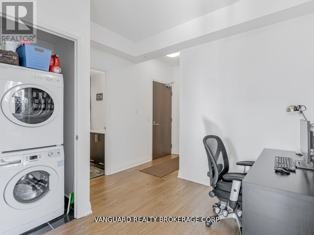 208 - 75 North Park Road, Vaughan, Ontario  L4J 0H8 - Photo 6 - N12209448