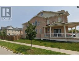 2 HEREFORDSHIRE CRESCENT, Newmarket, Ontario
