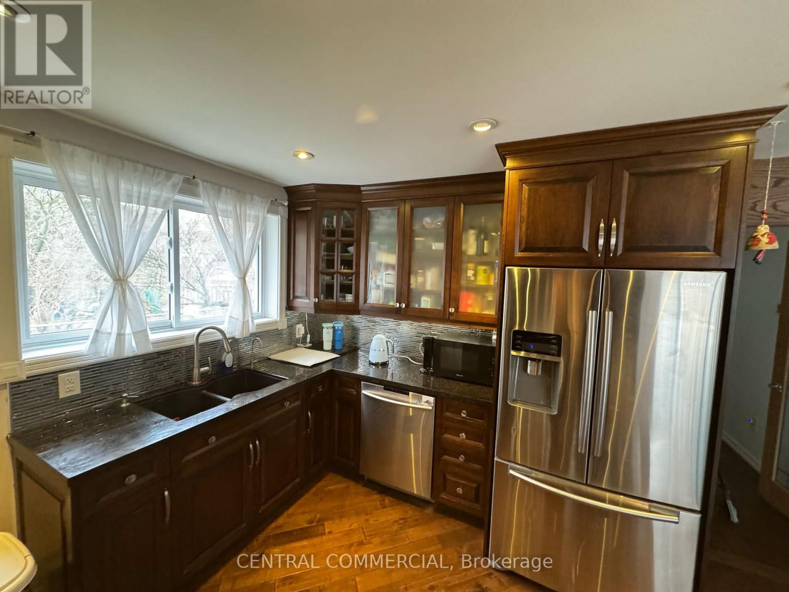 21 Jones Court, Aurora, Ontario  L4G 2B7 - Photo 1 - N12209496