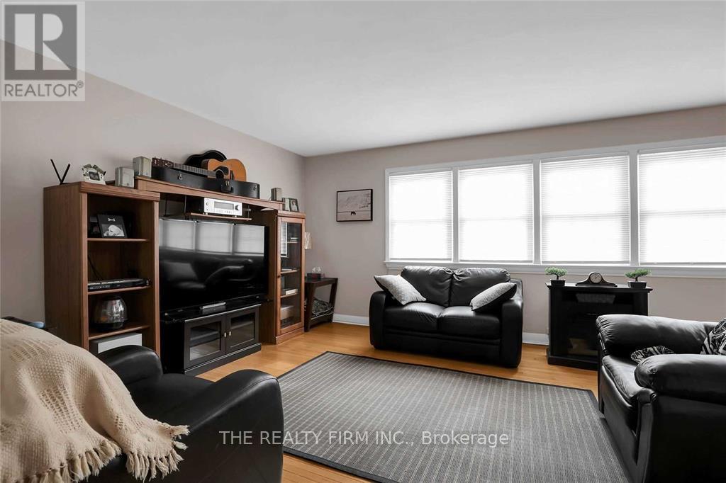 7076 Longwoods Road, London South (South V), Ontario  N6P 1P9 - Photo 8 - X12209273