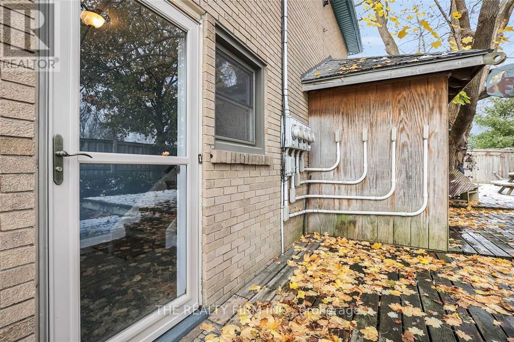 7076 Longwoods Road, London South (South V), Ontario  N6P 1P9 - Photo 5 - X12209273