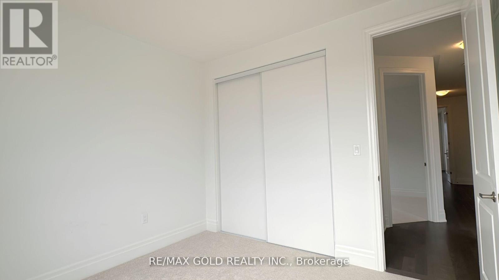 4 Mcbride Trail, Barrie, Ontario  L9J 0Y9 - Photo 17 - S12209357