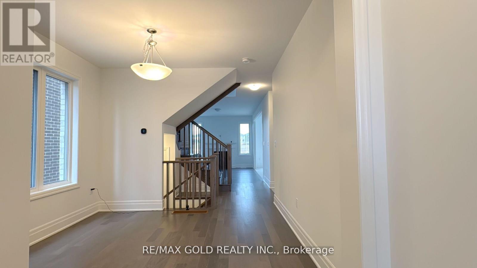 4 Mcbride Trail, Barrie, Ontario  L9J 0Y9 - Photo 7 - S12209357
