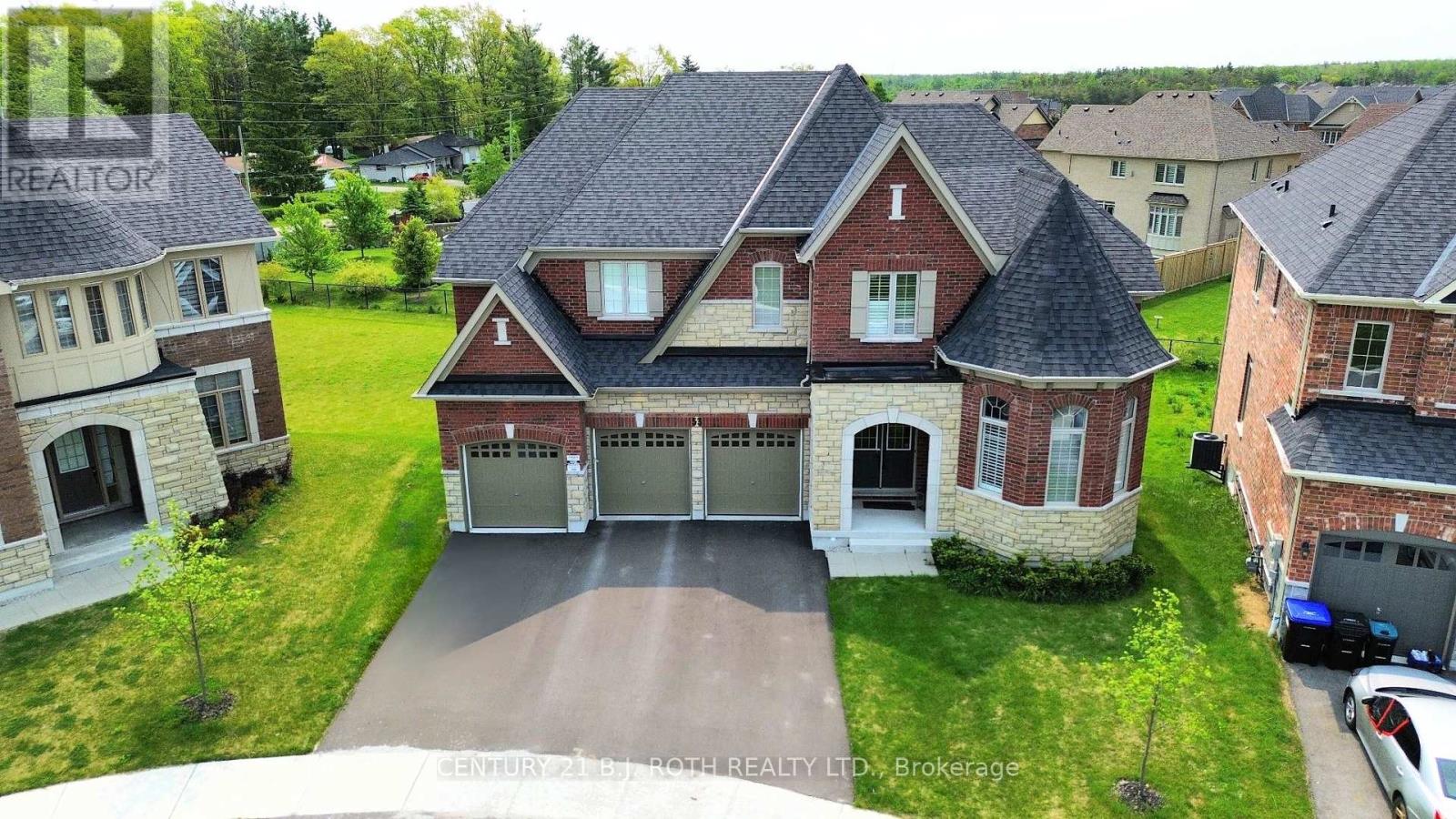 53 Sanford Circle, Springwater, Ontario  L9X 2A9 - Photo 1 - S12209389