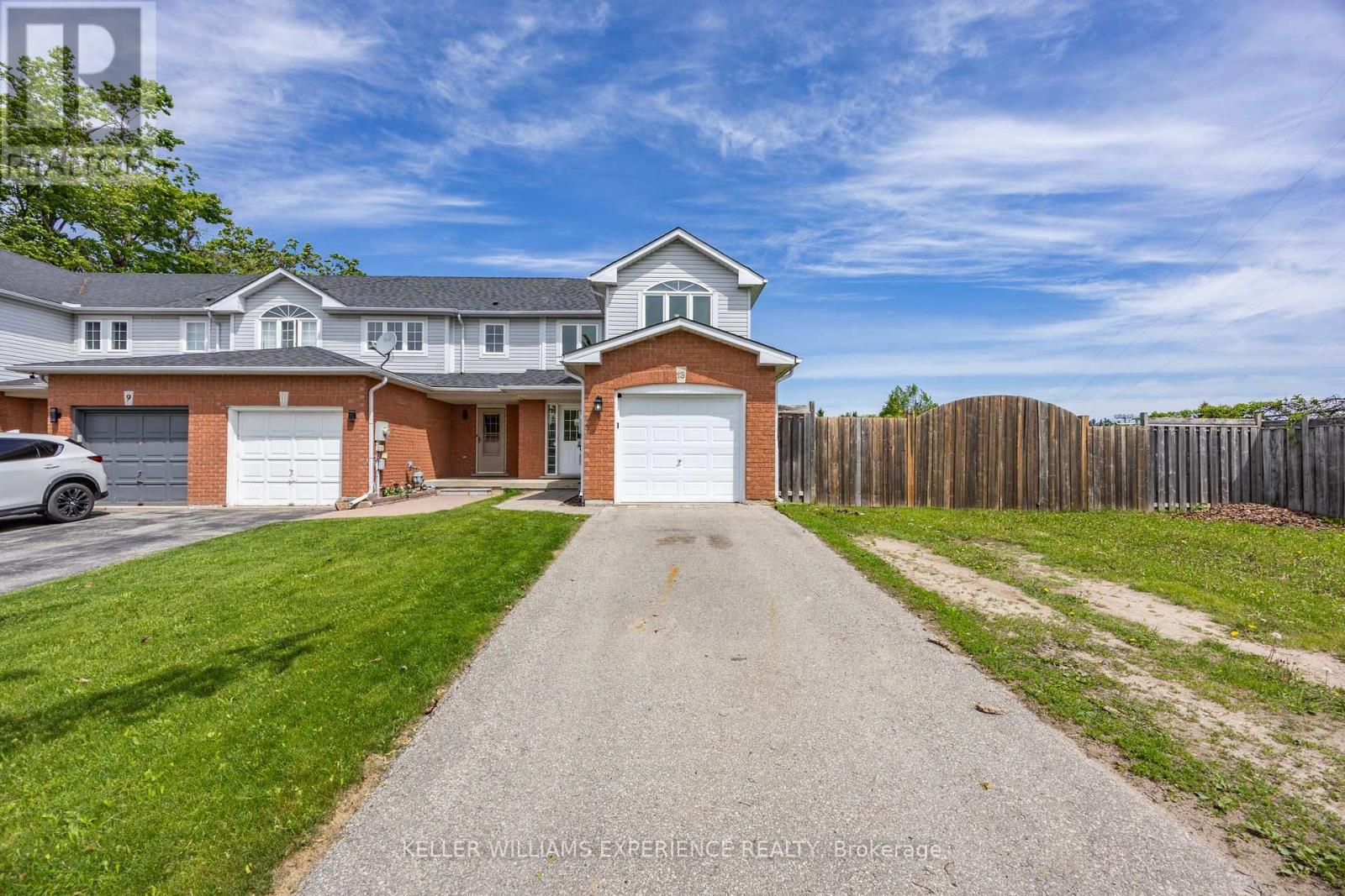 13 Sunset Place, Barrie, Ontario  L4N 0T7 - Photo 1 - S12209391