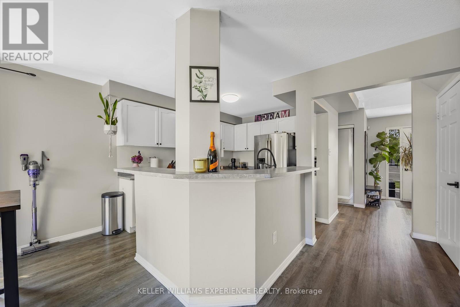 13 Sunset Place, Barrie, Ontario  L4N 0T7 - Photo 12 - S12209391