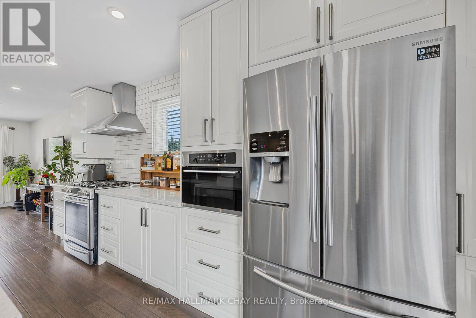 171 Steel Street, Barrie, Ontario  L4M 2G6 - Photo 17 - S12209450