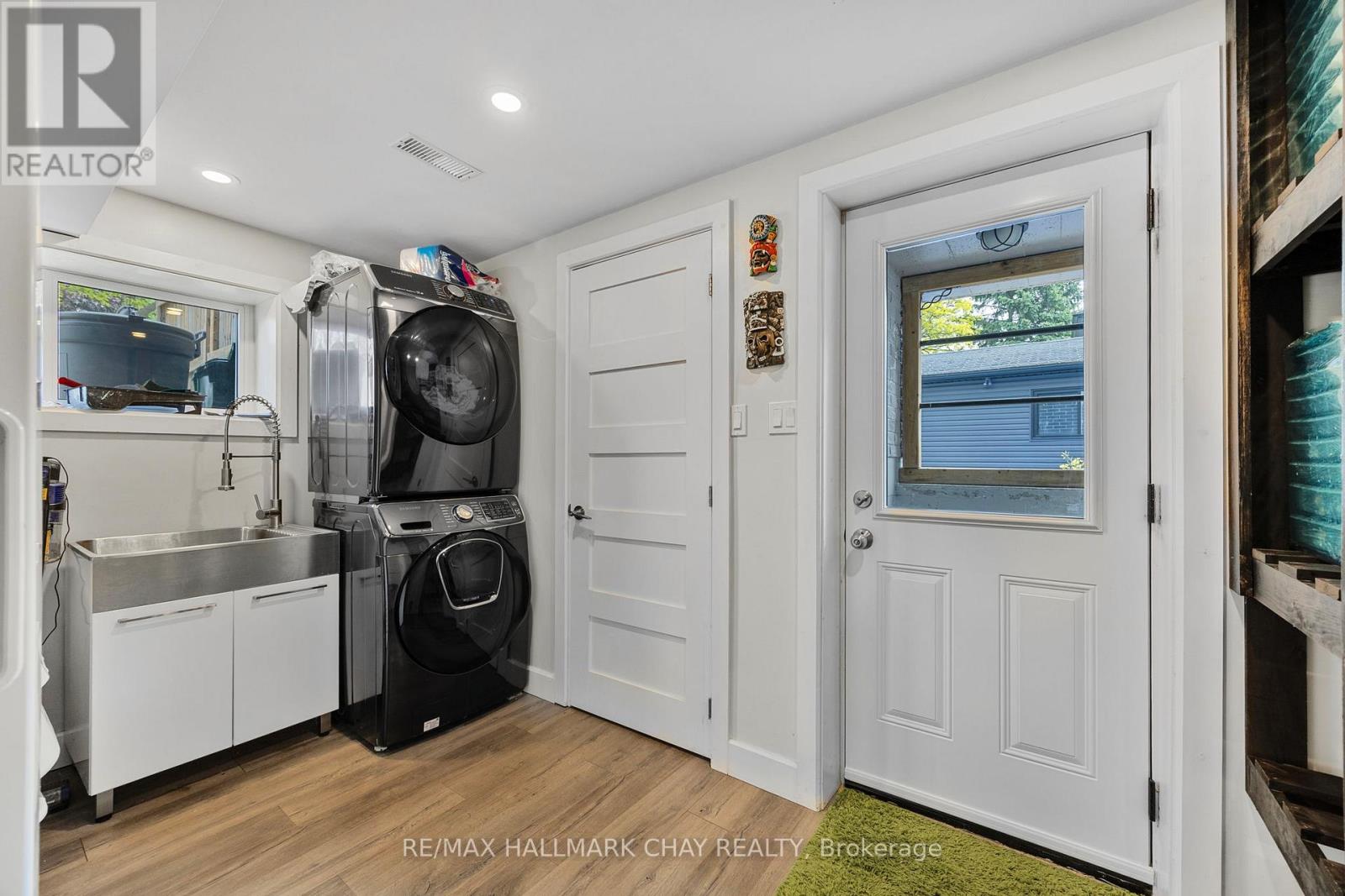 171 Steel Street, Barrie, Ontario  L4M 2G6 - Photo 35 - S12209450