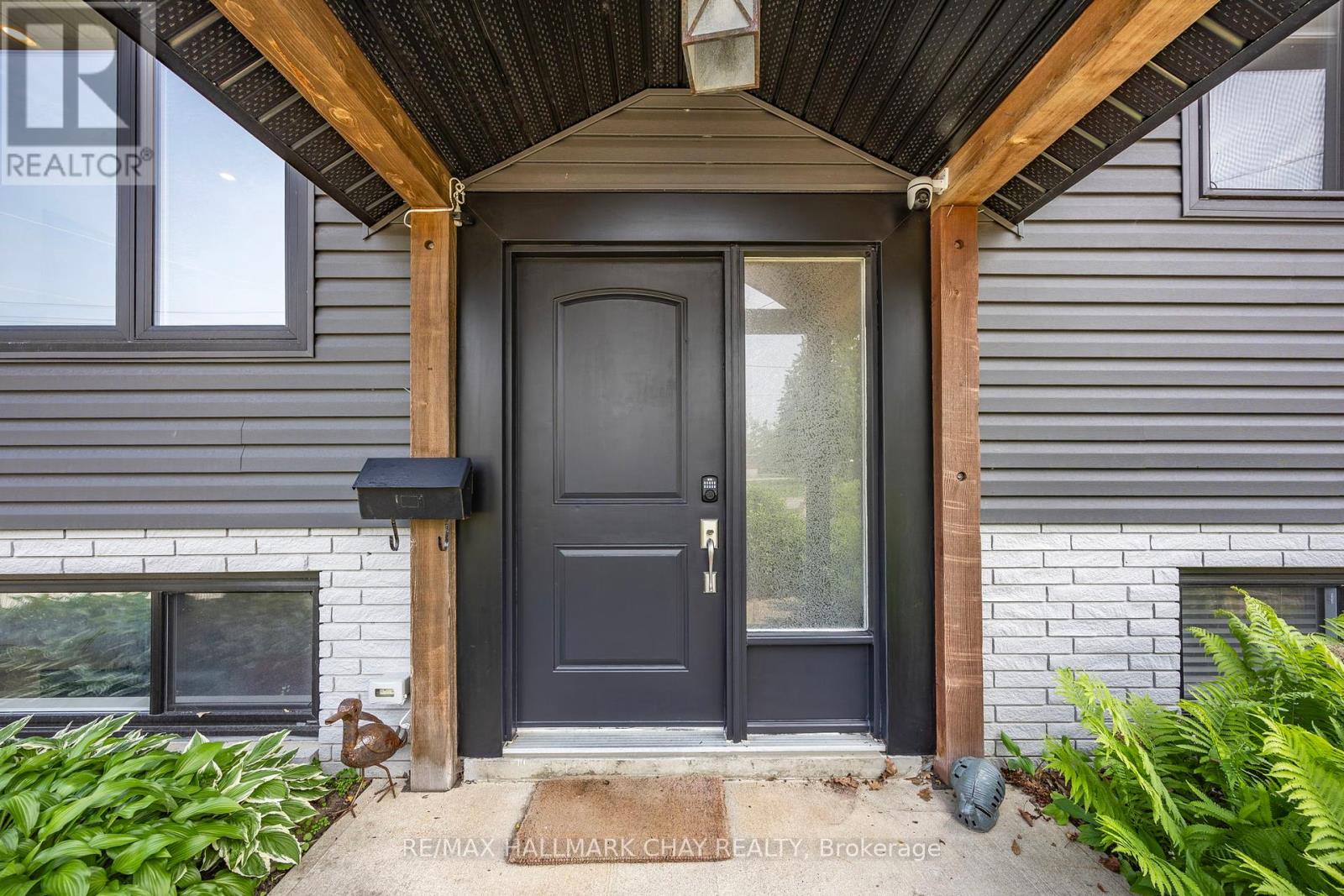 171 Steel Street, Barrie, Ontario  L4M 2G6 - Photo 6 - S12209450