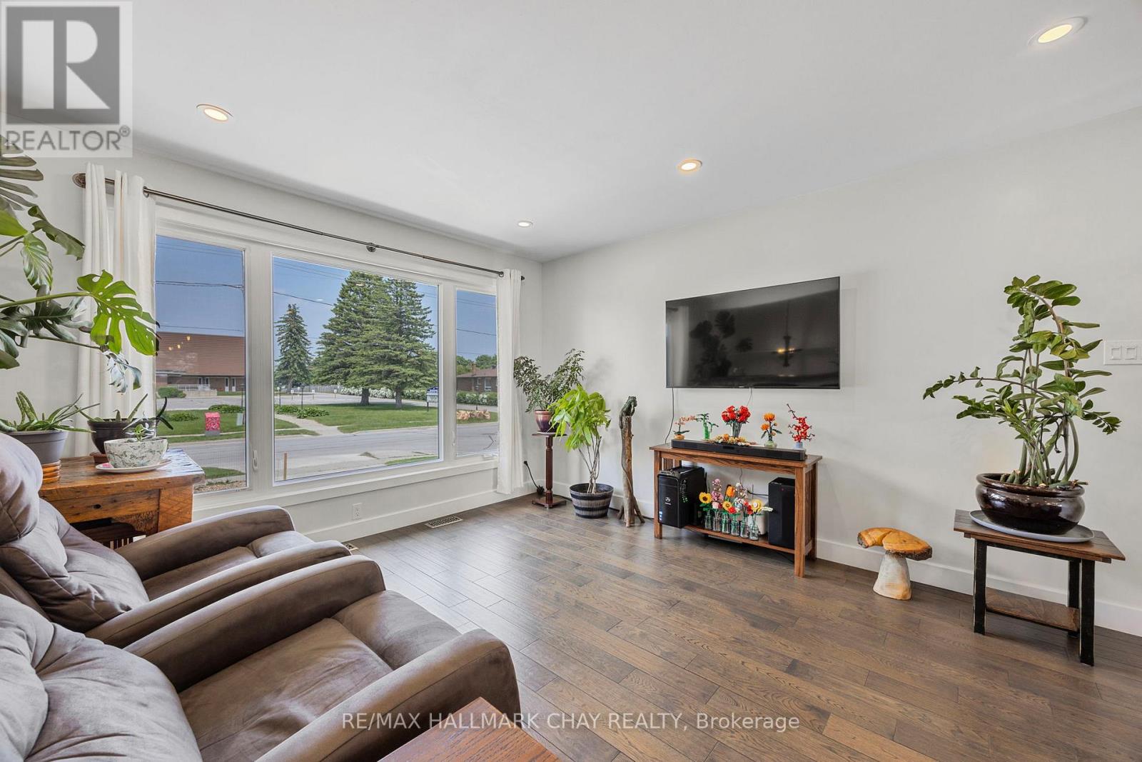 171 Steel Street, Barrie, Ontario  L4M 2G6 - Photo 9 - S12209450
