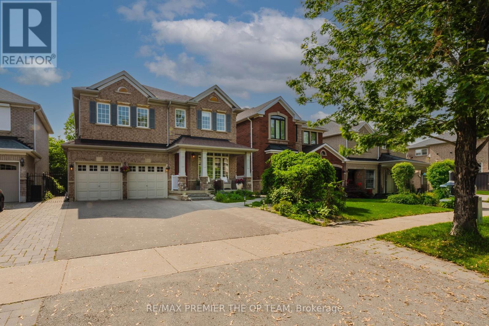 328 Napa Valley Avenue, Vaughan, Ontario  L4H 1Y7 - Photo 2 - N12208055