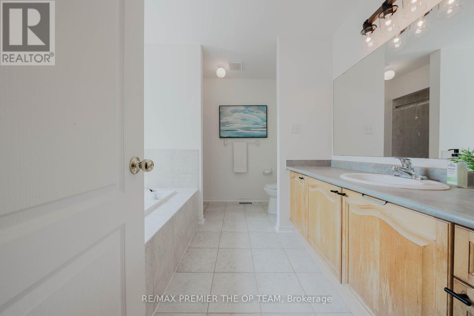 328 Napa Valley Avenue, Vaughan, Ontario  L4H 1Y7 - Photo 20 - N12208055